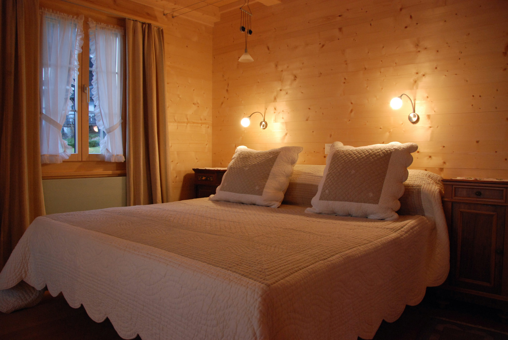 brienz-chalet-schlafzimmer