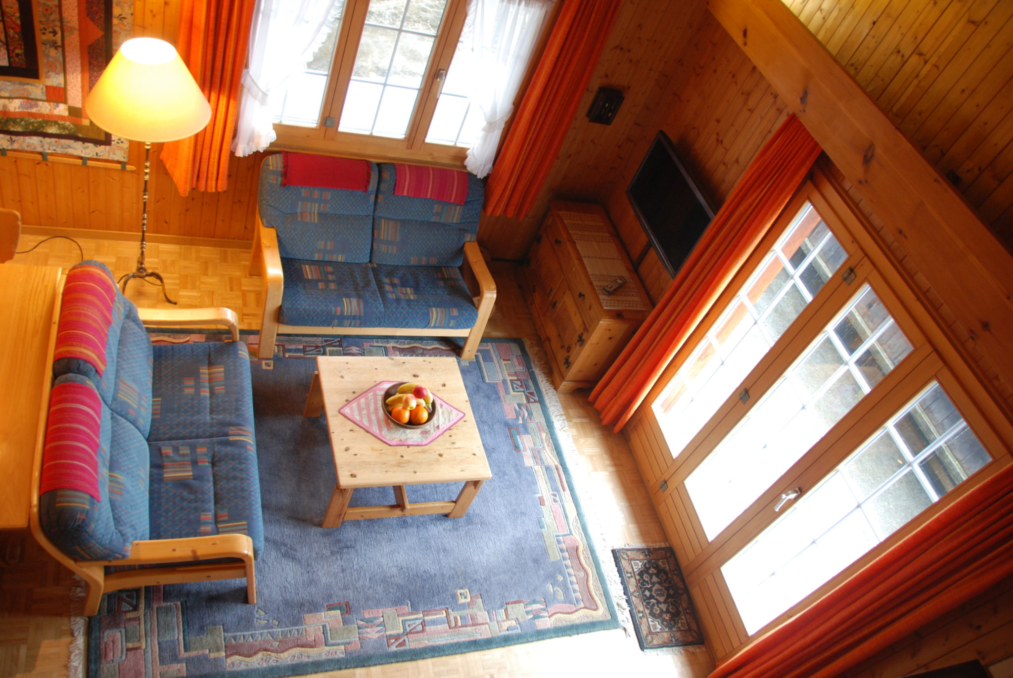 brienz-ferienhaus-wohnzimmer