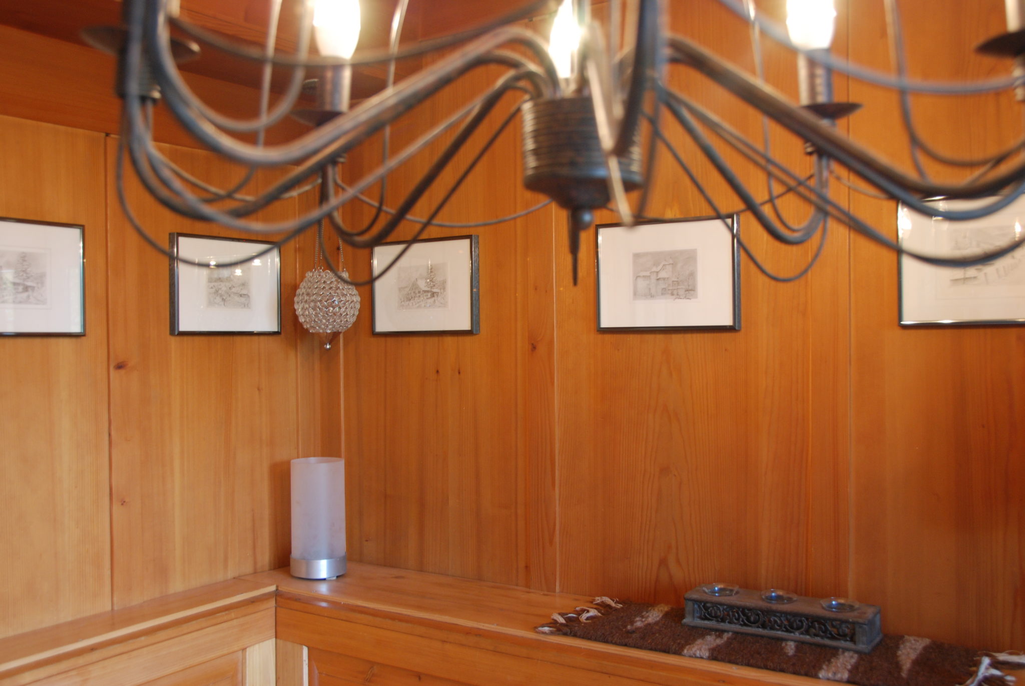 axalp-chalet-oltschi-esstisch