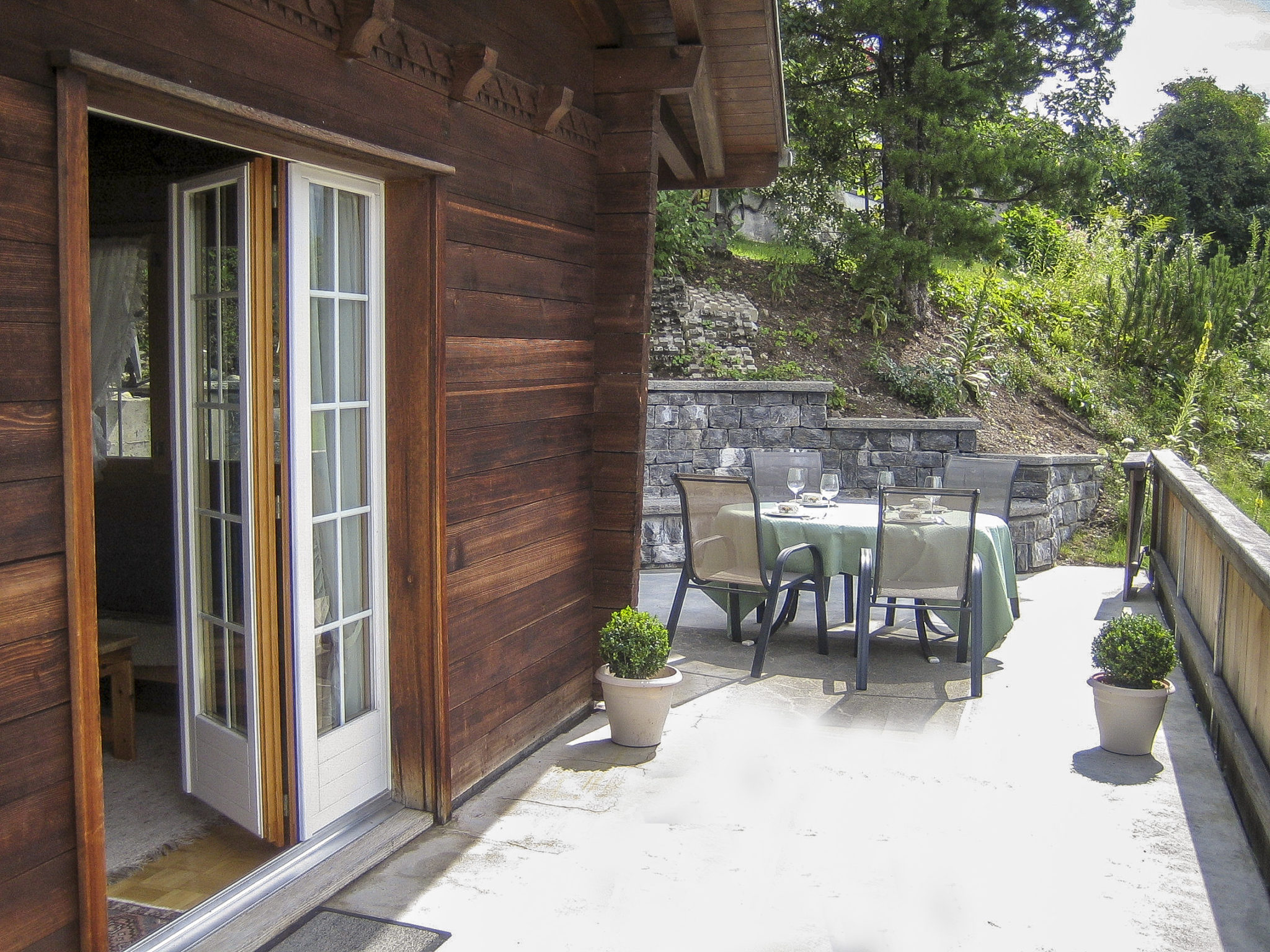 brienz-ferienhaus-terrasse